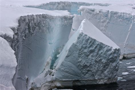 Study: Antarctic ice shelf will collapse no matter what we do